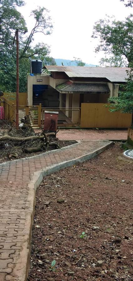 Nivritti Villa Matheran Eksteriør bilde