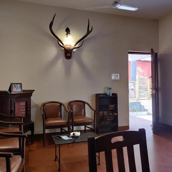 Nivritti Villa Matheran Eksteriør bilde