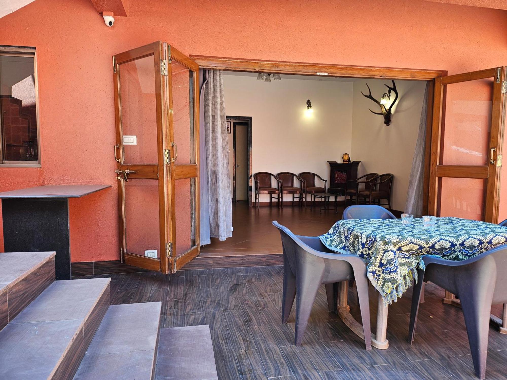 Nivritti Villa Matheran Eksteriør bilde